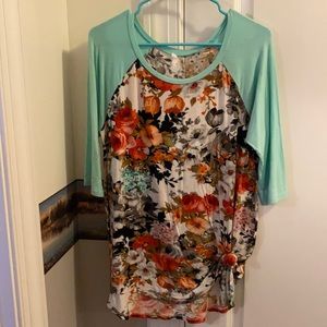 A cute boutique shirt size L